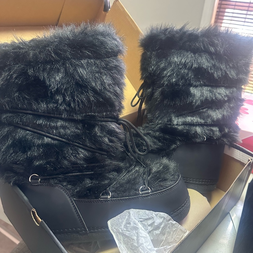 Women's Black Winter Fur Boots